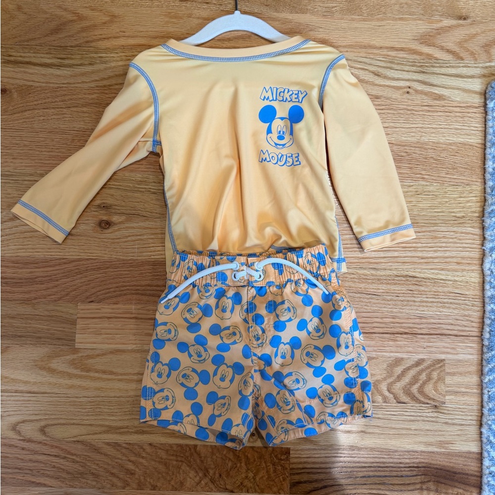 Gap × Disney Baby & Toddler Rash Guard & Swim Trunks Size 12-18 Months